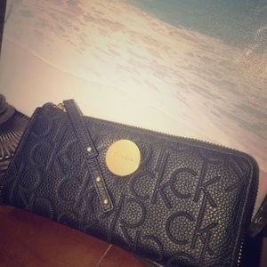 BRAND NEW DESIGNER CALVIN KLEIN WALLET!! 🖤